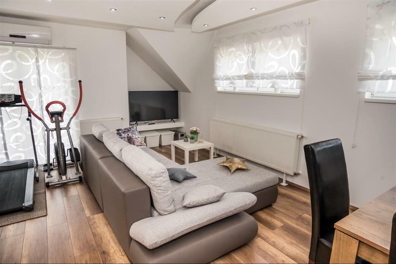 Apartman Hubertus 5* Vagovina ภายนอก รูปภาพ