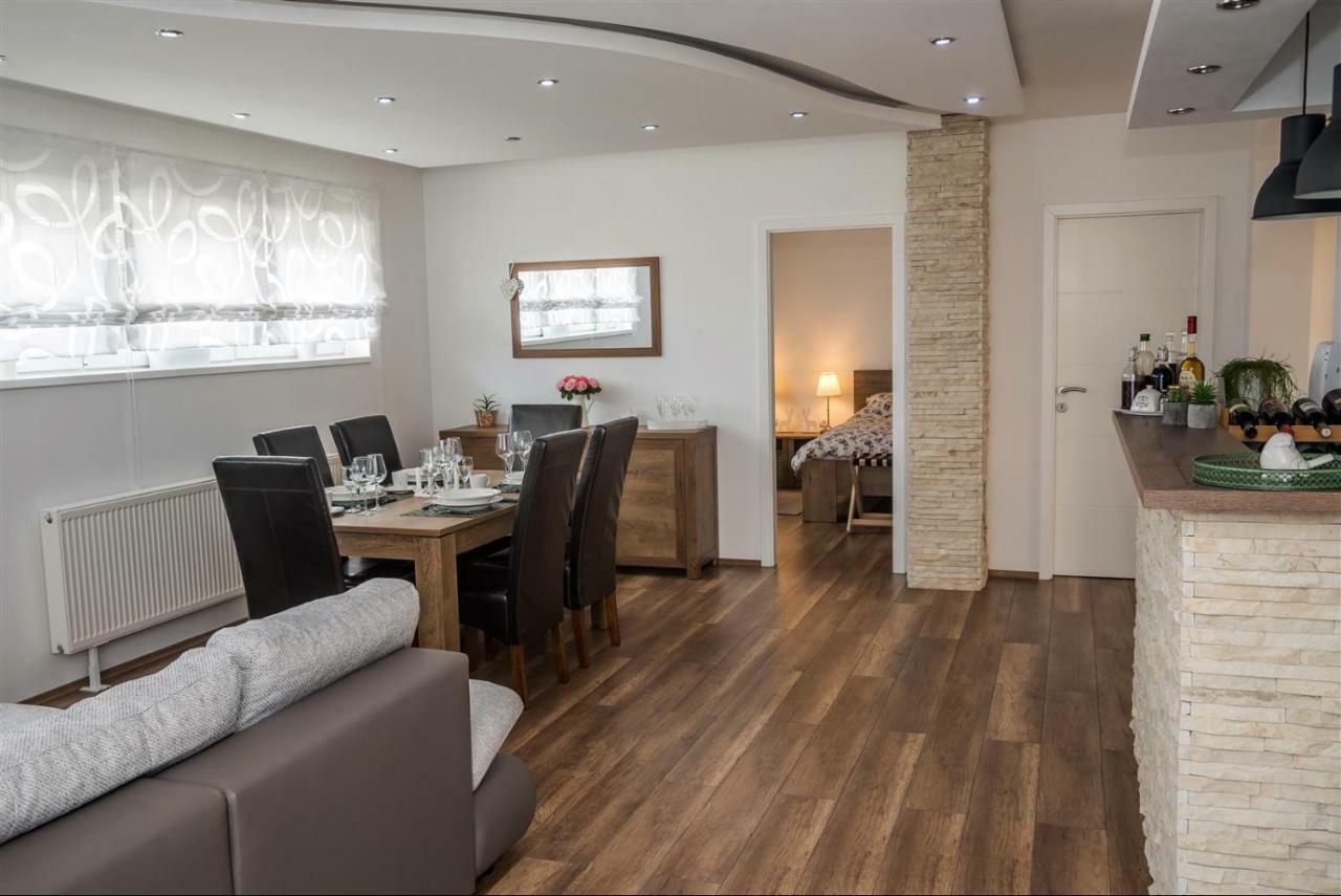 Apartman Hubertus 5* Vagovina ภายนอก รูปภาพ