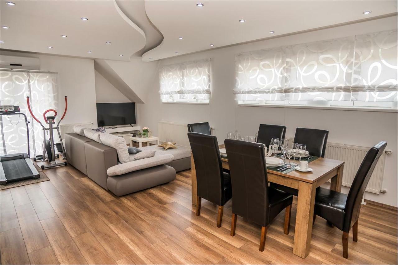 Apartman Hubertus 5* Vagovina ภายนอก รูปภาพ