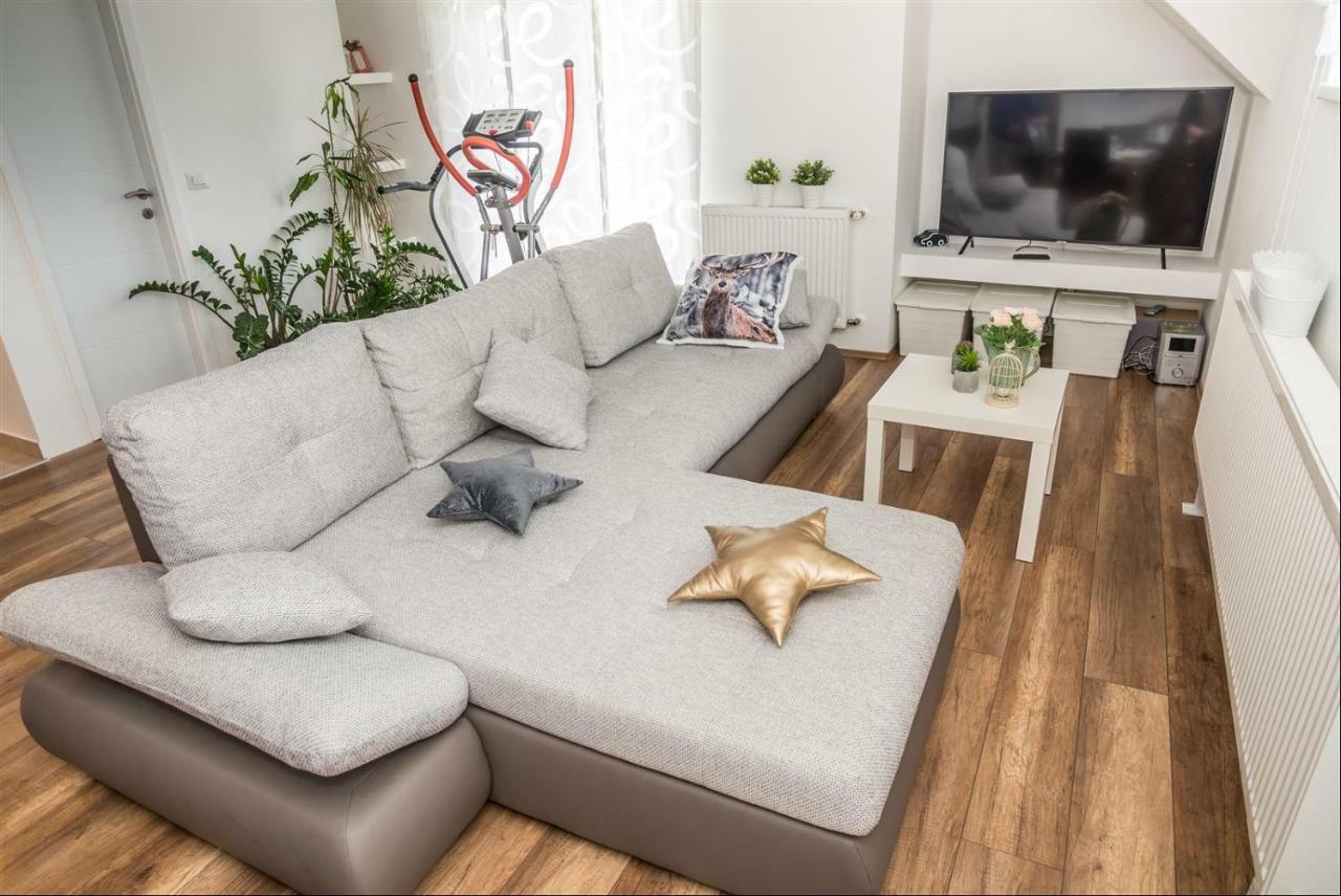Apartman Hubertus 5* Vagovina ภายนอก รูปภาพ