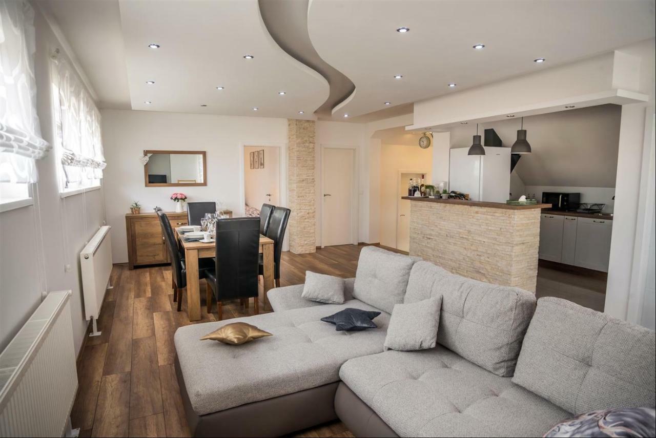 Apartman Hubertus 5* Vagovina ภายนอก รูปภาพ