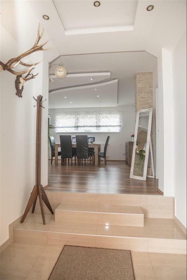 Apartman Hubertus 5* Vagovina ภายนอก รูปภาพ