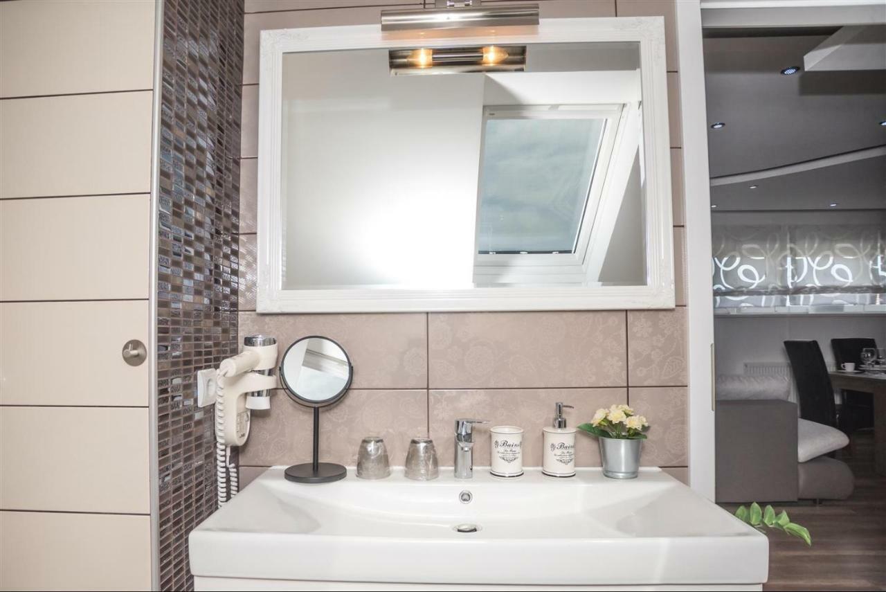 Apartman Hubertus 5* Vagovina ภายนอก รูปภาพ